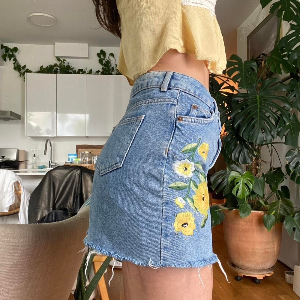 Light Blue Denim Mini Skirt with Yellow Floral Embroidery Size Small - Picture 3 of 4